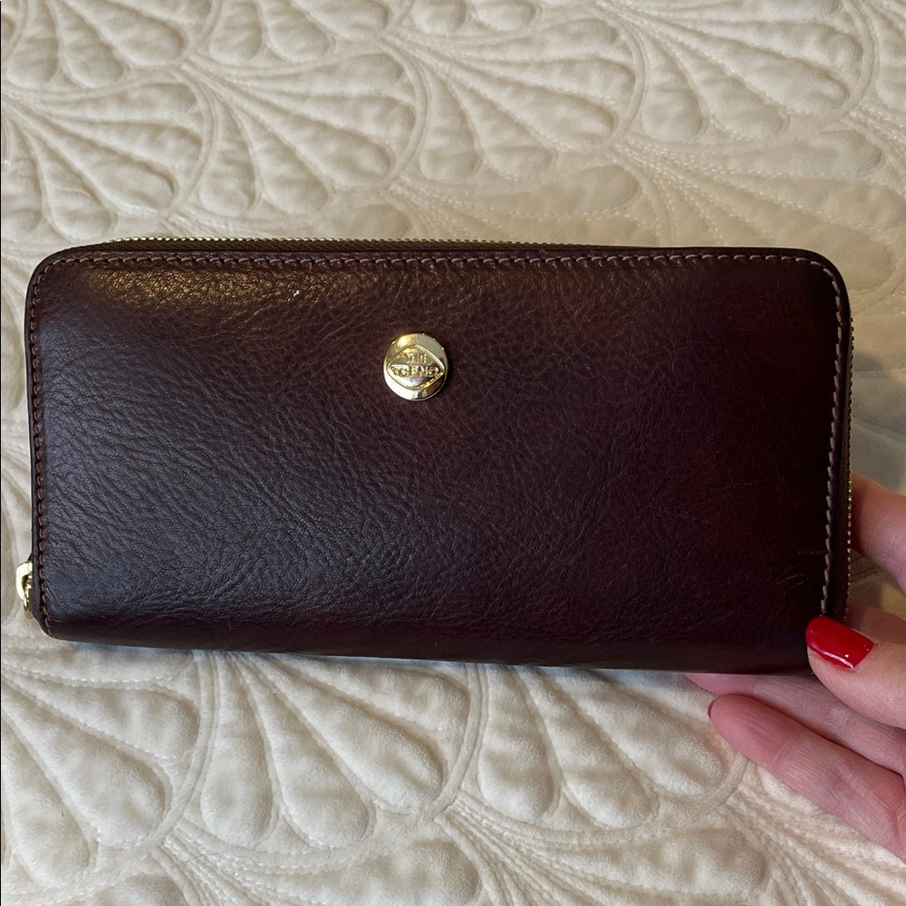 The Trend Genuine Leather Zip Wallet